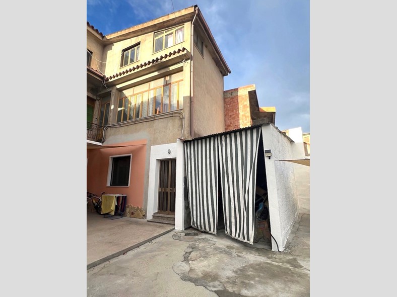 Appartamento in Vendita a Villaputzu, 50'000&euro;, 200 m²