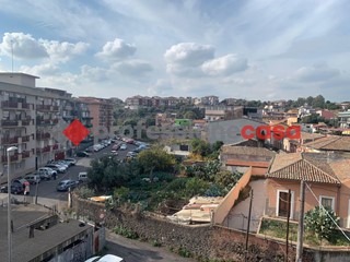 Appartamento in Vendita a Catania, 139'000&euro;, 140 m²
