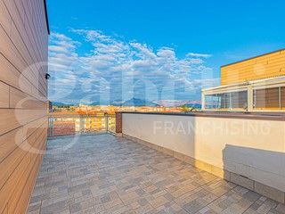 Attico in Vendita a Rivoli, 375'000&euro;, 123 m², con Box