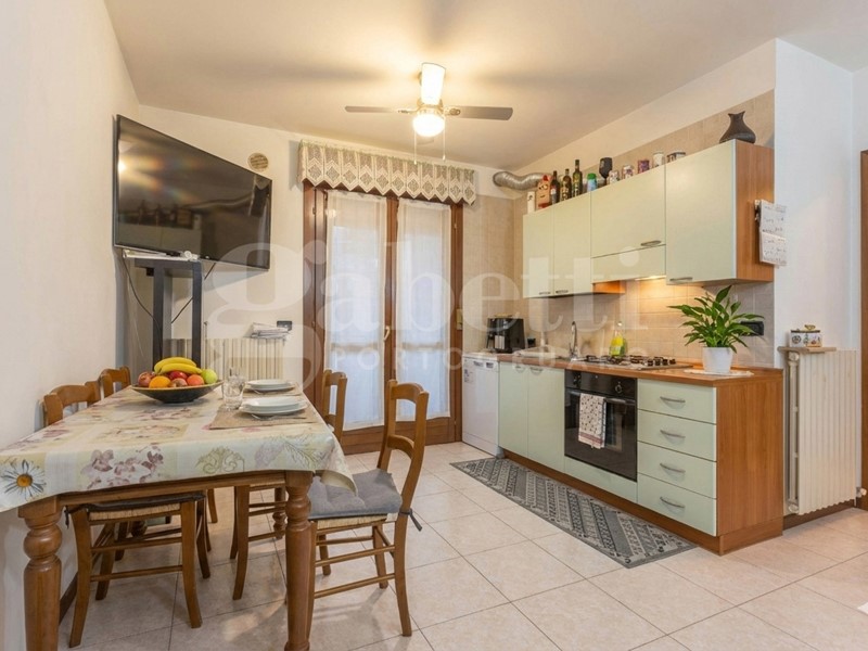 Trilocale in Vendita a Portogruaro, 130'000&euro;, 65 m², arredato, con Box