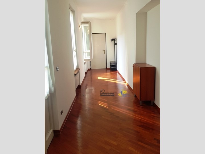 Trilocale in Affitto a Parma, zona Parma Centro, 900&euro;, 107 m², arredato