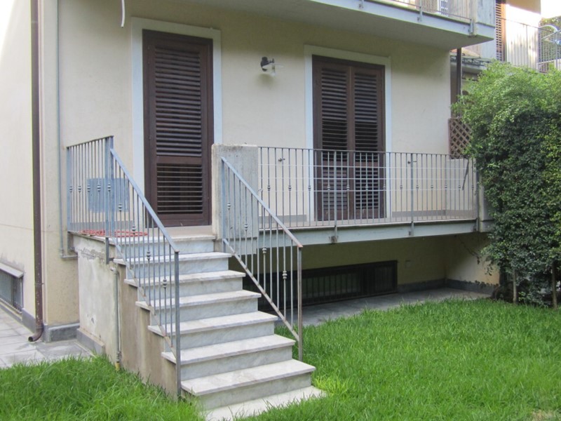 Villa in Vendita a Tremestieri Etneo, 365'000&euro;, 210 m², con Box