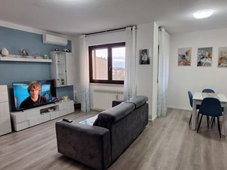 Appartamento in Vendita a Rapolano Terme, zona Serre Di Rapolano, 115'000&euro;, 70 m², con Box