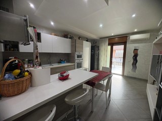 Trilocale in Vendita a Tivoli, zona Bagni Di Tivoli, 170'000&euro;, 70 m²