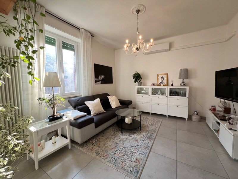 Quadrilocale in Vendita a Reggio Emilia, zona Ospedale, 185'000&euro;, 97 m², con Box