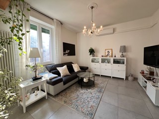 Quadrilocale in Vendita a Reggio Emilia, zona Ospedale, 185'000&euro;, 97 m², con Box