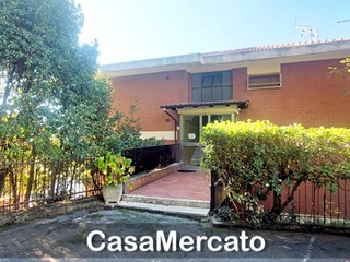 Trilocale in Vendita a Rocca di Papa, 208'000&euro;, 80 m², con Box