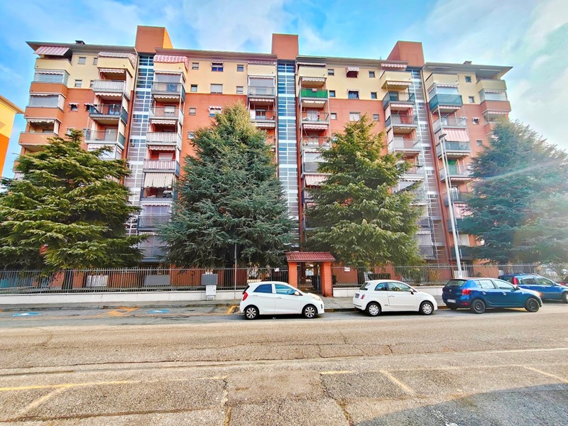 Bilocale in Vendita a Venaria Reale, 120'000&euro;, 60 m², arredato, con Box