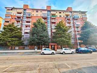 Bilocale in Vendita a Venaria Reale, 120'000&euro;, 60 m², arredato, con Box