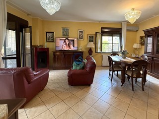 Casa Indipendente in Affitto a San Floro, 700&euro;, 200 m², arredato