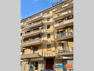 Appartamento in Vendita a Palermo, 270'000&euro;, 200 m²