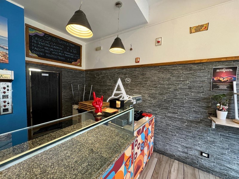 Attività commerciale in Vendita a Verona, 18'000&euro;, 50 m²