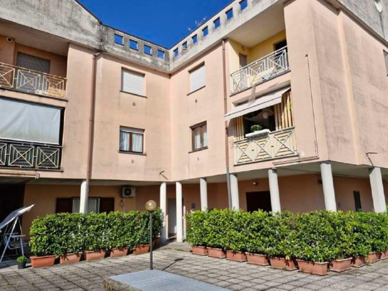 Trilocale in Vendita a Robecchetto con Induno, zona Malvaglio, 35'400&euro;, 68 m², con Box