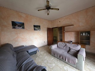 Appartamento in Vendita a Santa Croce sull'Arno, 120'000&euro;, 120 m², arredato, con Box