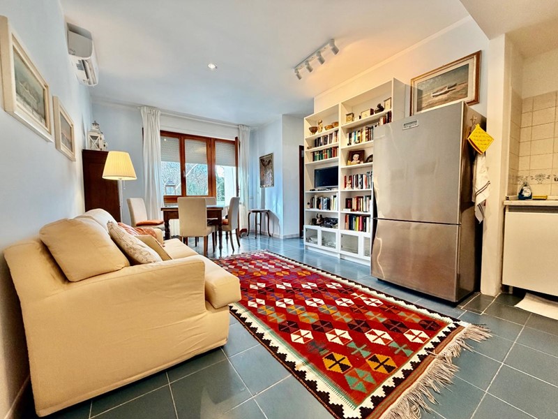 Trilocale in Vendita a Massa, zona Poveromo, 250'000&euro;, 65 m², arredato