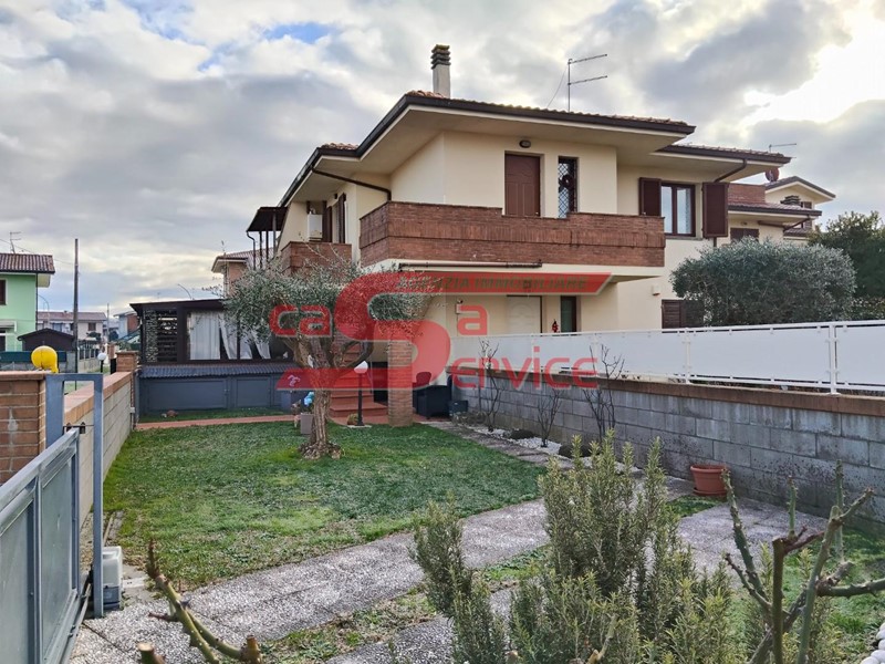 Trilocale in Vendita a Ponte Buggianese, 179'000&euro;, 75 m²