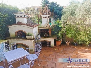 Villetta a schiera in Vendita a Massa, zona Marina di Massa, 270'000&euro;, 140 m²