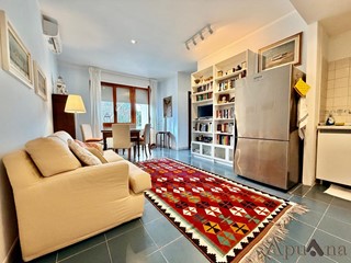 Trilocale in Vendita a Massa, zona Poveromo, 250'000&euro;, 65 m², arredato