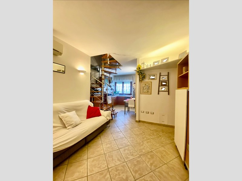 Trilocale in Vendita a Poggio a Caiano, 198'000&euro;, 60 m², arredato