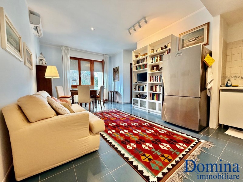 Trilocale in Vendita a Massa, zona Poveromo, 250'000&euro;, 65 m², arredato