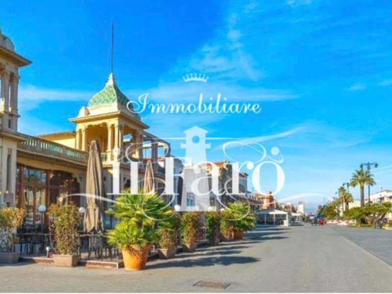 Appartamento in Vendita a Viareggio, 275'000&euro;, 120 m², arredato
