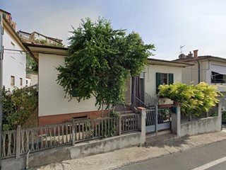 Trilocale in Vendita a Peccioli, 51'848&euro;, 148 m², con Box