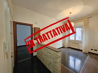Appartamento in Vendita a Genova, 95'000&euro;, 65 m²