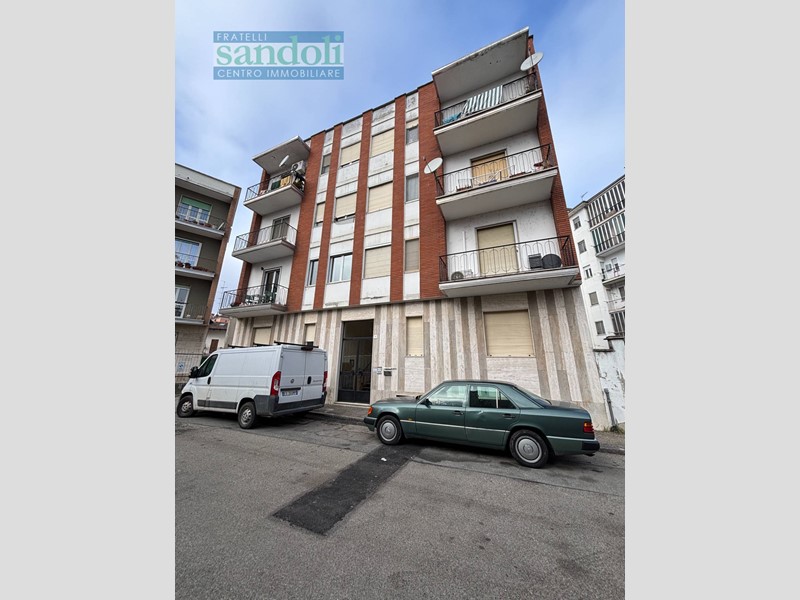 Bilocale in Vendita a Vercelli, 65'000&euro;, 60 m²