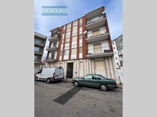 Bilocale in Vendita a Vercelli, 65'000&euro;, 60 m²