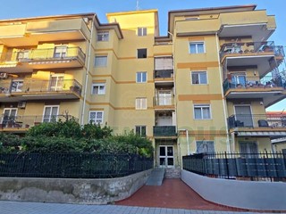 Quadrilocale in Vendita a Caserta, 150'000&euro;, 120 m²