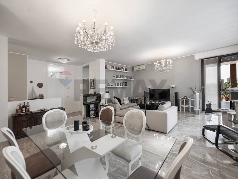 Quadrilocale in Vendita a Nerviano, 289'000&euro;, 158 m²