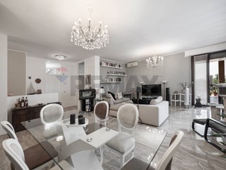 Quadrilocale in Vendita a Nerviano, 289'000&euro;, 158 m²