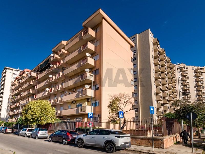 Quadrilocale in Vendita a Palermo, 270'000&euro;, 146 m²