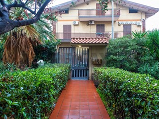 Appartamento in Vendita a Catania, 120'000&euro;, 120 m²