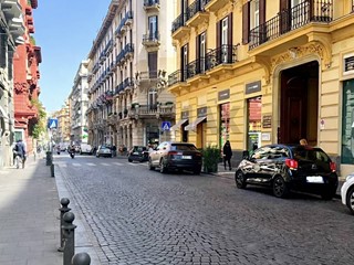 Appartamento in Affitto a Napoli, 5'500&euro;, 303 m²