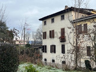 Trilocale in Vendita a Azzano San Paolo, 130'000&euro;, 84 m²