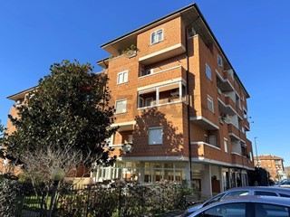 Quadrilocale in Vendita a Bracciano, 195'000&euro;, 128 m²