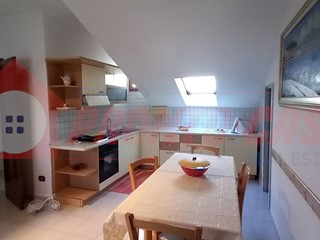Quadrilocale in Vendita a Vico del Gargano, 71'000&euro;, 98 m²