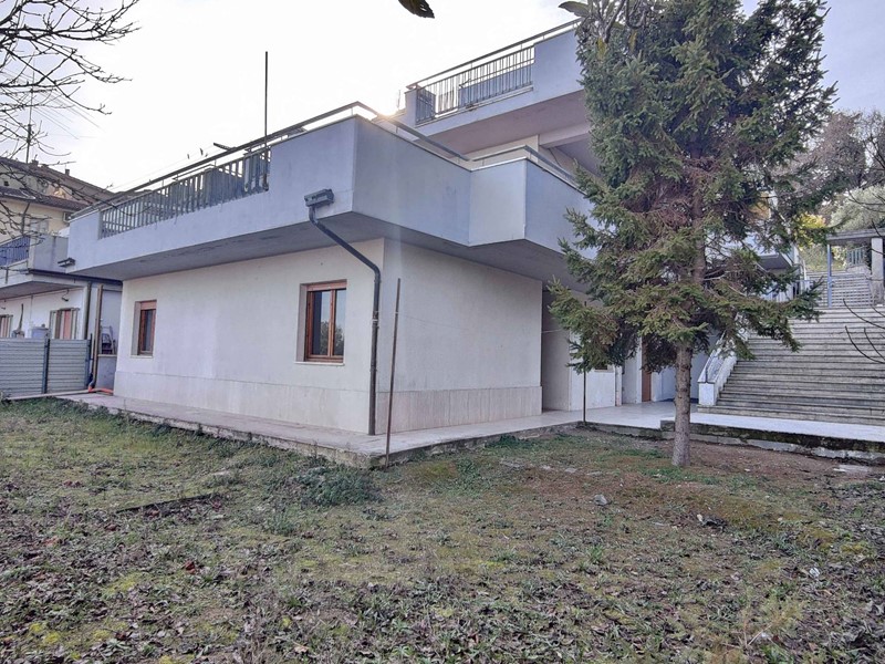 Appartamento in Vendita a Acquaviva Picena, 130'000&euro;, 152 m²