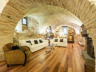 Appartamento in Vendita a Assisi, 490'000&euro;, 197 m²