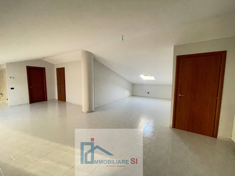 Trilocale in Affitto a Benevento, 400&euro;, 80 m²