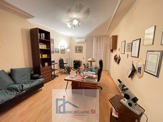 Casa Semi Indipendente in Vendita a Benevento, 230'000&euro;, 240 m²