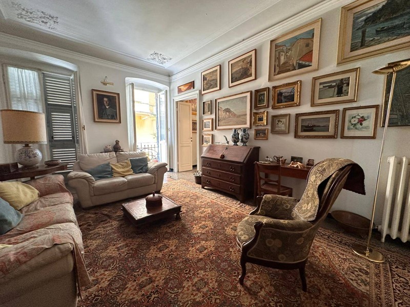Appartamento in Vendita a Genova, 380'000&euro;, 190 m²