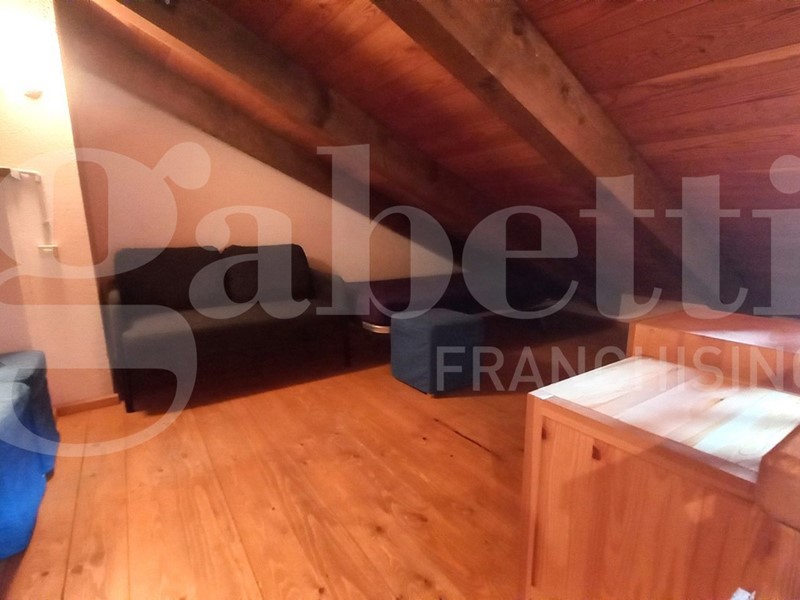 Trilocale in Vendita a Oulx, 135'000&euro;, 60 m², con Box