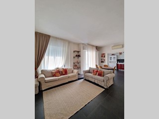 Quadrilocale in Affitto a Brindisi, 800&euro;, 130 m², arredato