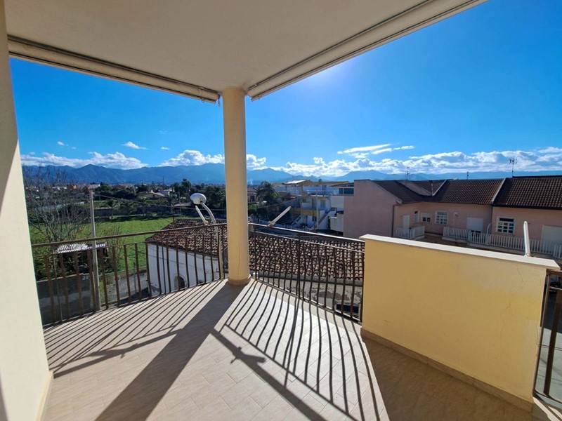 Quadrilocale in Vendita a Barcellona Pozzo di Gotto, 110'000&euro;, 97 m², arredato