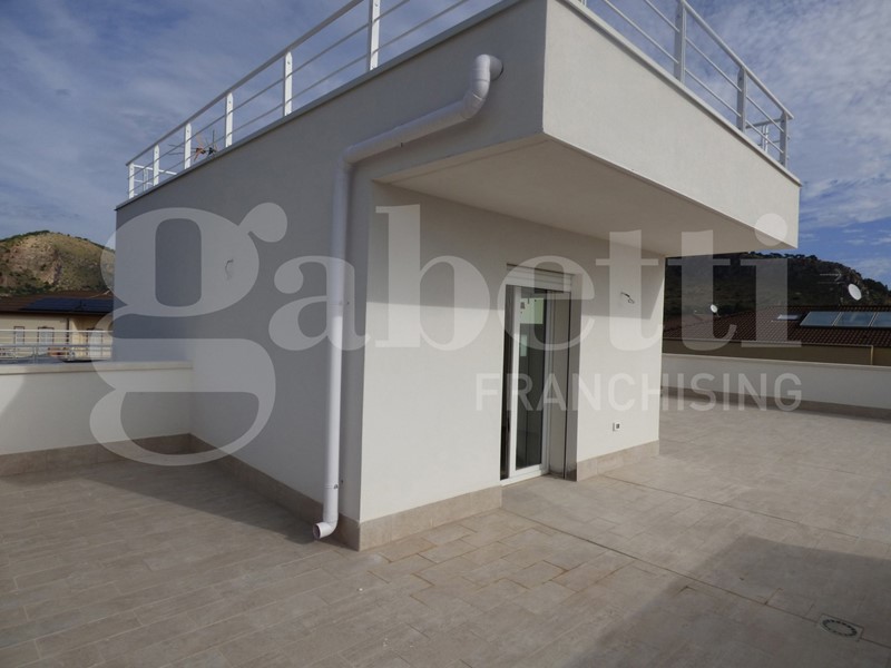 Quadrilocale in Vendita a Santa Flavia, 266'000&euro;, 140 m²