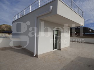 Quadrilocale in Vendita a Santa Flavia, 266'000&euro;, 140 m²