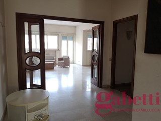 Appartamento in Vendita a Roma, 850'000&euro;, 235 m², con Box