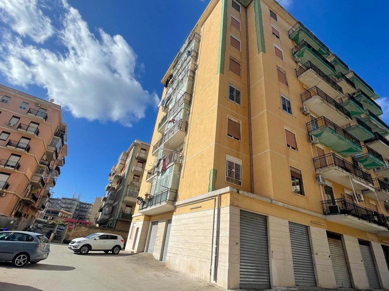 Appartamento in Vendita a Siracusa, 96'000&euro;, 100 m²